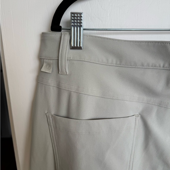 Lululemon Men’s ABC Classic Fit 5 Pocket Pant 30”L Size 34 pristine hardly used - Picture 8 of 9